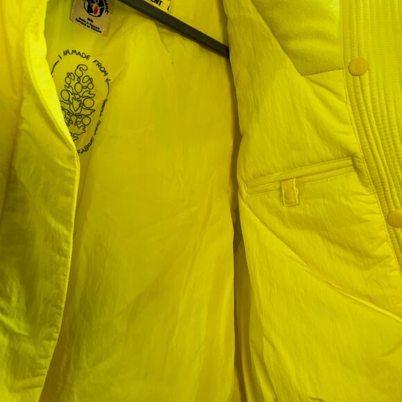 Care FP Scrunch Time Puffer Vest | Highligther | Size M - Picture 7 of 8